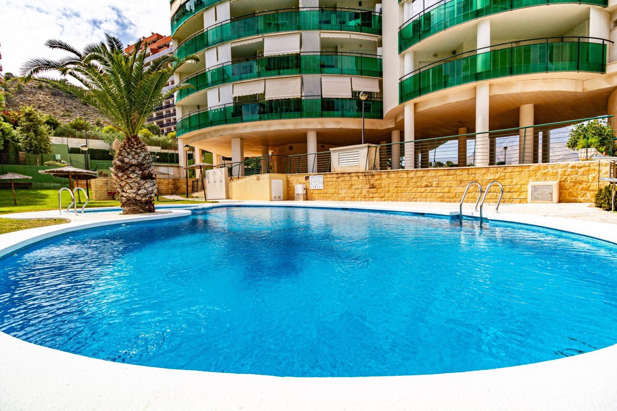 Apartment Vilapark With Pool, Free Parking, Terrace, Beach Бенидорм Экстерьер фото